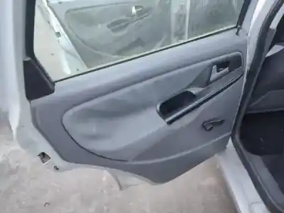 Veículo de Sucata seat ibiza ii (6k1) 1.0 i do ano 2001 alimentado 