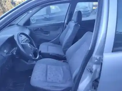 Veículo de Sucata seat ibiza ii (6k1) 1.0 i do ano 2001 alimentado 