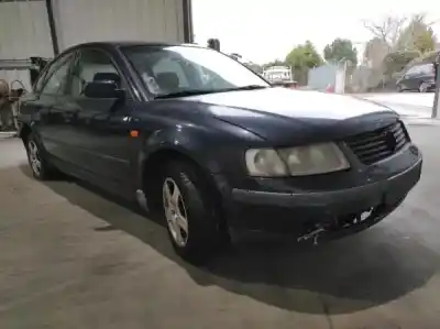 Veicolo di demolizione volkswagen passat 3b2 1.9 tdi dell'anno 1997 alimentato 