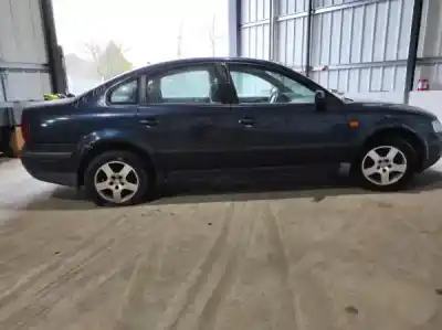 Veicolo di demolizione volkswagen passat 3b2 1.9 tdi dell'anno 1997 alimentato 