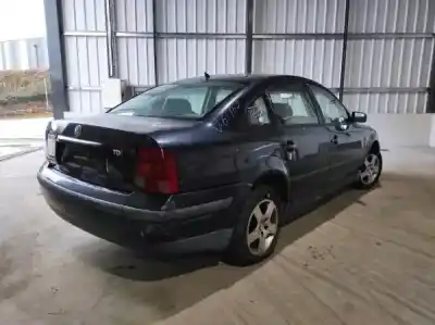 Veicolo di demolizione volkswagen passat 3b2 1.9 tdi dell'anno 1997 alimentato 
