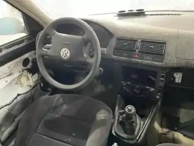 Veículo de Sucata volkswagen golf iv (1j1) 1.4 16v do ano 0 alimentado 