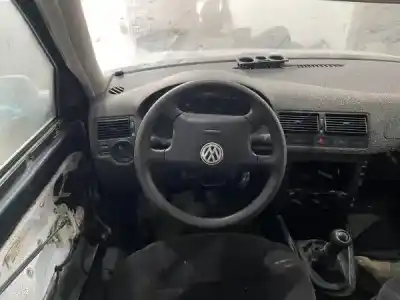 Veículo de Sucata volkswagen golf iv (1j1) 1.4 16v do ano 0 alimentado 