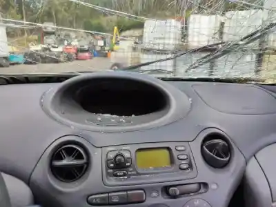 Veículo de Sucata toyota yaris (_p1_) 1.0 (scp10_) do ano 1999 alimentado 1sz-fe