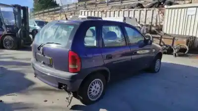Veicolo di demolizione opel corsa b (s93) 1.0 i 12v (f08. f68. m68) dell'anno 1998 alimentato x 10 xe
