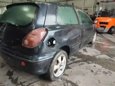 Veículo de Sucata fiat bravo i (182_) 1.9 jtd 105 do ano 2000 alimentado 182 b4.000