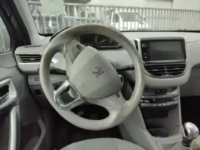 Здавання транспортного засобу peugeot 208 caixa (cr_) 1.6 hdi 92 року 2013 потужний 9hd (dv6c)