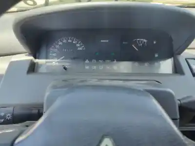 Veículo de Sucata renault clio i b c57_, 5 357_ 1.9 d b c s576. b c s57l do ano 1993 alimentado 