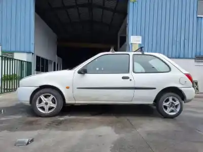 Véhicule à la ferraille ford fiesta caixa (jv_) d 1.8 de l'année 1997 alimenté rtk