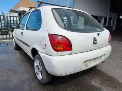 Véhicule à la ferraille ford fiesta caixa (jv_) d 1.8 de l'année 1997 alimenté rtk
