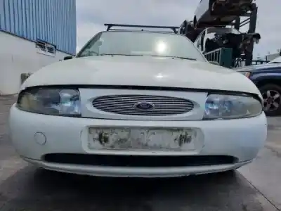 Véhicule à la ferraille ford fiesta caixa (jv_) d 1.8 de l'année 1997 alimenté rtk