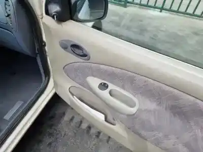 Véhicule à la ferraille ford fiesta caixa (jv_) d 1.8 de l'année 1997 alimenté rtk