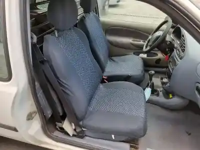 Véhicule à la ferraille ford fiesta caixa (jv_) d 1.8 de l'année 1997 alimenté rtk