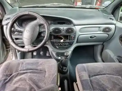 Scrapping Vehicle renault megane scenic (ja0/1_) 1.4 i (ja0e) of the year 0 powered e7j 764