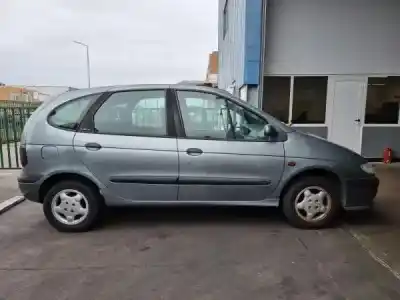 Scrapping Vehicle renault megane scenic (ja0/1_) 1.4 i (ja0e) of the year 0 powered e7j 764