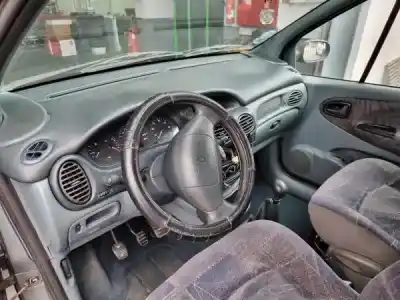Scrapping Vehicle renault megane scenic (ja0/1_) 1.4 i (ja0e) of the year 0 powered e7j 764