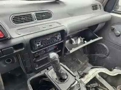 Veículo de Sucata nissan vanette cargo (hc23) 2.3 diesel do ano 1997 alimentado ld23