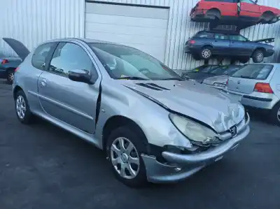 Veículo de Sucata PEUGEOT 206 (2A/C) 1.1 Gasolina 5P do ano 2001 alimentado HFX (TU1JP)