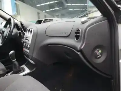 Veículo de Sucata alfa romeo 156 (932_) 1.6 16v t.spark (932a4) do ano 2004 alimentado 