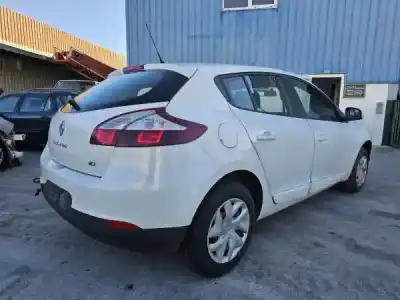Veículo de Sucata renault megane iii (bz0_) 1.5 dci (bz1g. bz1w. bz0r) gasóleo 2009 5p do ano 2015 alimentado k9k 846