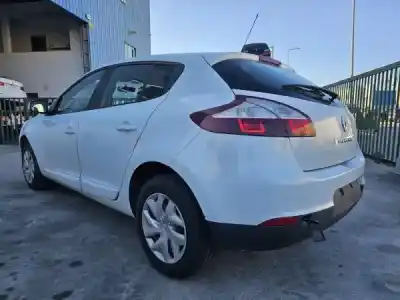 Veículo de Sucata renault megane iii (bz0_) 1.5 dci (bz1g. bz1w. bz0r) gasóleo 2009 5p do ano 2015 alimentado k9k 846