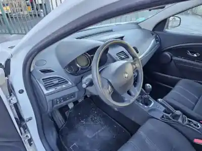 Veículo de Sucata renault megane iii (bz0_) 1.5 dci (bz1g. bz1w. bz0r) gasóleo 2009 5p do ano 2015 alimentado k9k 846