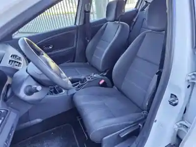 Veículo de Sucata renault megane iii (bz0_) 1.5 dci (bz1g. bz1w. bz0r) gasóleo 2009 5p do ano 2015 alimentado k9k 846