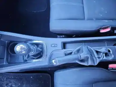 Veículo de Sucata renault megane iii (bz0_) 1.5 dci (bz1g. bz1w. bz0r) gasóleo 2009 5p do ano 2015 alimentado k9k 846