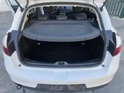 Veículo de Sucata renault megane iii (bz0_) 1.5 dci (bz1g. bz1w. bz0r) gasóleo 2009 5p do ano 2015 alimentado k9k 846