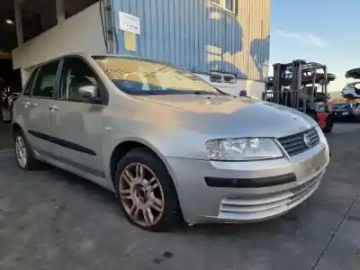 Veicolo di demolizione fiat stilo (192) 1.6 16v dell'anno 0 alimentato 182 b6.000