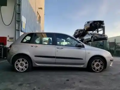 Veicolo di demolizione fiat stilo (192) 1.6 16v dell'anno 0 alimentato 182 b6.000