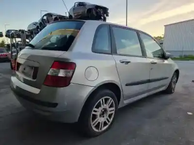 Veicolo di demolizione fiat stilo (192) 1.6 16v dell'anno 0 alimentato 182 b6.000