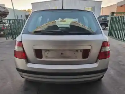 Veicolo di demolizione fiat stilo (192) 1.6 16v dell'anno 0 alimentato 182 b6.000