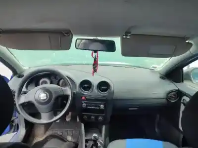 Veículo de Sucata seat ibiza iii (6l1) 1.2 do ano 0 alimentado azq