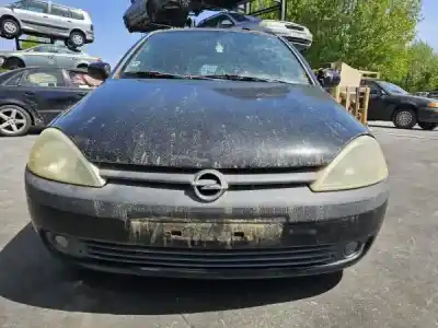 Véhicule à la ferraille opel corsa c (x01) 1.7 dti (f08 f68) de l'année 2001 alimenté y 17 dt Véhicule à la ferraille opel corsa c (x01) 1.7 dti (f08 f68) de l'année 2001 alimenté y 17 dt