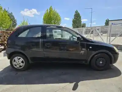 Véhicule à la ferraille opel corsa c (x01) 1.7 dti (f08 f68) de l'année 2001 alimenté y 17 dt Véhicule à la ferraille opel corsa c (x01) 1.7 dti (f08 f68) de l'année 2001 alimenté y 17 dt