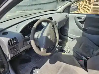 Véhicule à la ferraille opel corsa c (x01) 1.7 dti (f08 f68) de l'année 2001 alimenté y 17 dt Véhicule à la ferraille opel corsa c (x01) 1.7 dti (f08 f68) de l'année 2001 alimenté y 17 dt