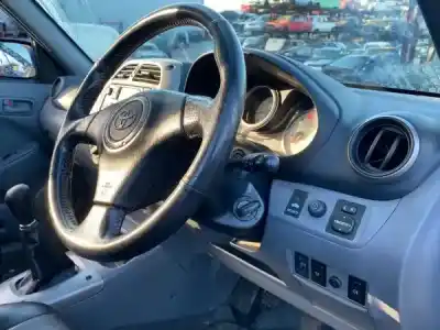 Scrapping Vehicle toyota rav4 (a2) 2.0 d-4d 4wd of the year 2004 powered 1cd-ftv