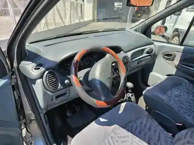 Здавання транспортного засобу renault megane scenic (ja0/1_) 1.4 i (ja0e) року 0 потужний e7j 764