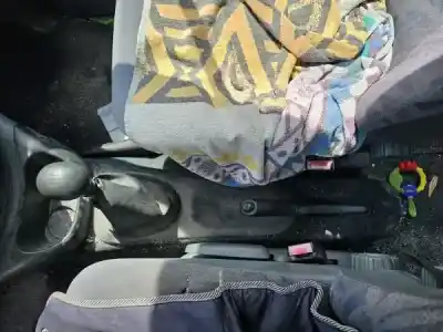 Scrapping Vehicle renault megane scenic (ja0/1_) 1.4 i (ja0e) of the year 0 powered e7j 764