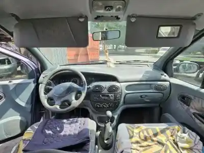 Scrapping Vehicle renault megane scenic (ja0/1_) 1.4 i (ja0e) of the year 0 powered e7j 764