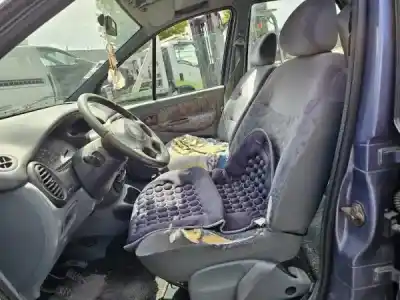 Scrapping Vehicle renault megane scenic (ja0/1_) 1.4 i (ja0e) of the year 0 powered e7j 764
