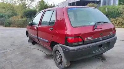 Véhicule à la ferraille renault clio i (b/c57_, 5/357_) 1.2 (5/357y 5/357k) de l'année 1998 alimenté d7f 730