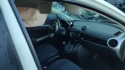 Veículo de Sucata mazda 2 (de_, dh_) 1.3 (de3fs) do ano 2010 alimentado zj46|zj-ve