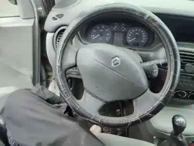 Scrapping Vehicle renault scénic i veículo multiuso (ja0/1_, fa0_) 1.4 i of the year 0 powered 