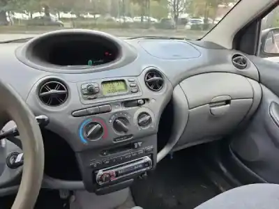 Veículo de Sucata toyota yaris (_p1_) 1.0 (scp10_) do ano 0 alimentado 1sz-fe