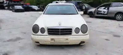 Hurda Aracı MERCEDES-BENZ E-CLASS (W210) E 290 Turbo-D (210.017) Yılın 0 güçlü 