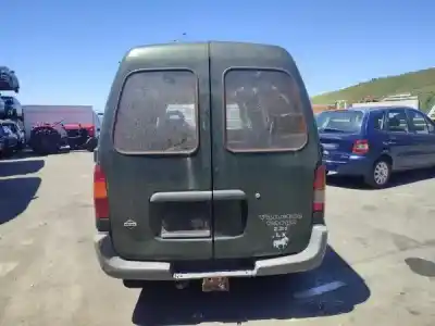 Veicolo di demolizione nissan vanette cargo 2.3 diesel dell'anno 0 alimentato ld23