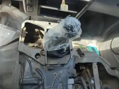 Veicolo di demolizione nissan vanette cargo 2.3 diesel dell'anno 0 alimentato ld23