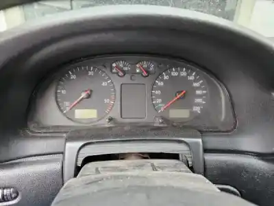 Veículo de Sucata volkswagen passat 3b2 1.9 tdi do ano 1998 alimentado 